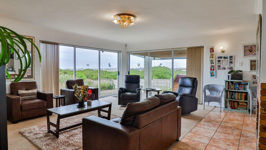 4 Bedroom Property for Sale in Kleinbaai Western Cape